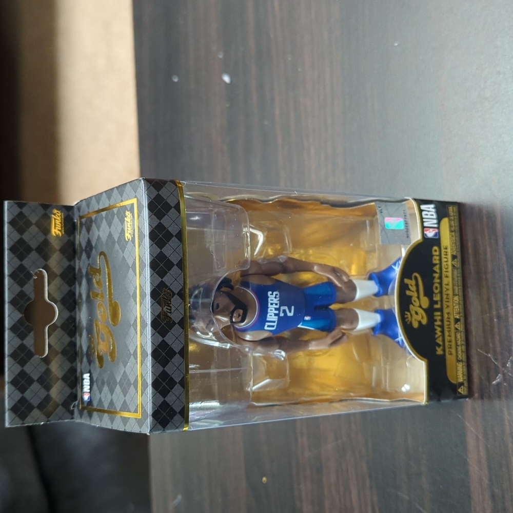 Kawhi Leonard Gold Funko (small)2021